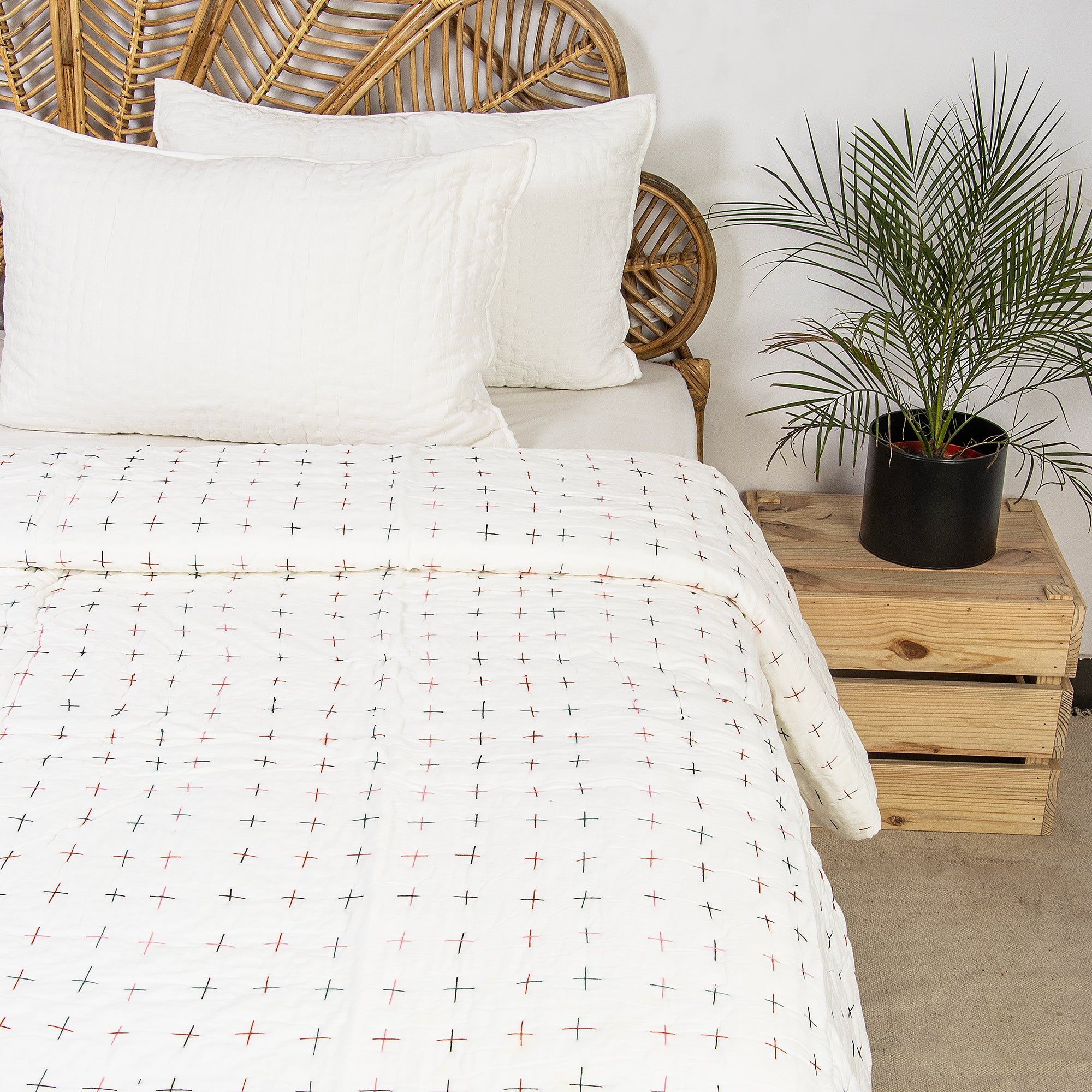 Trendy Handmde Solid Cotton Kantha Soft Blanket For Heavy Winter